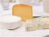 Ze sýr jsou rizikové mkké sýry.