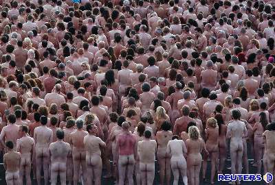 Spencer Tunick fotil v Británii.