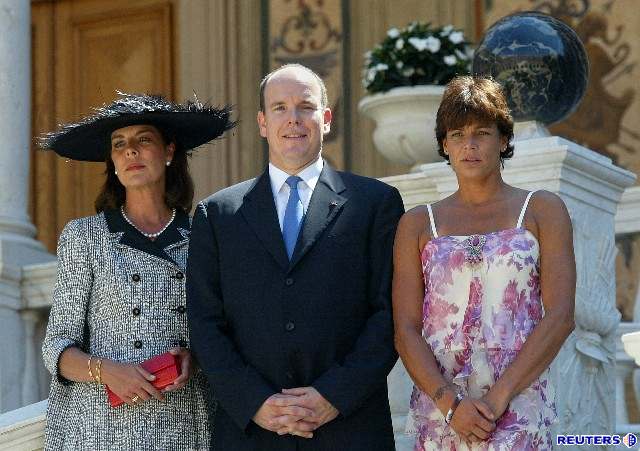 Monacký princ Albert II. se sestrami