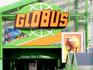 Globus zatím své hypermarkety nestavl jako souást obchodních center.