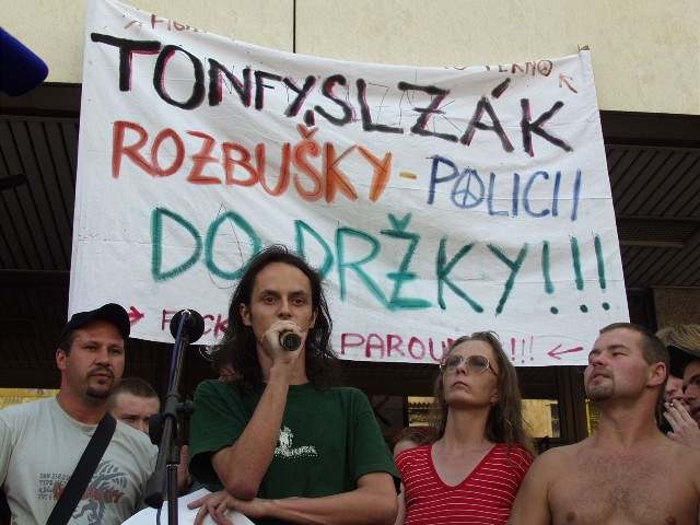 Demonstrace proti zásahu na CzechTeku