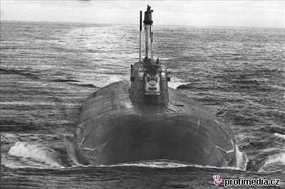 Novou ruskou ponorku Jurij Dolgorukij snad eká lepí osud ne Kursk (na fotce).