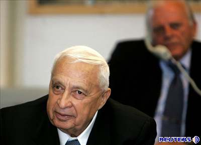 Premiér Ariel aron obhájil v Likudu pedsednické keslo.