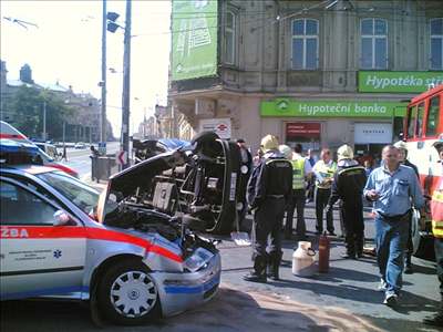 Nehoda dodávky a sanitky v Plzni 31.8.2005