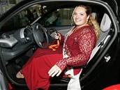 Vítzka Miss XXL Pavla Kosinová v autíku Smart