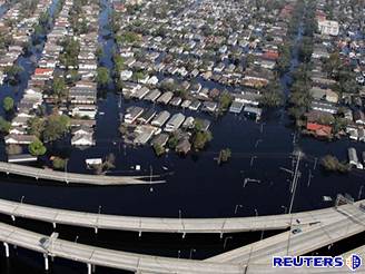 Pohled na zatopen New Orleans.