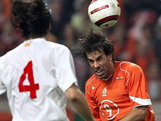 Nizozemsko - Makedonie: van Nistelrooij a Sedloski