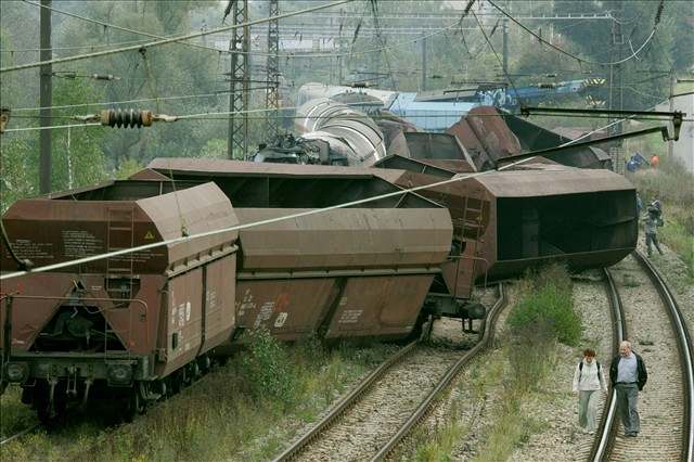 Sráka nákladních vlak u elenic