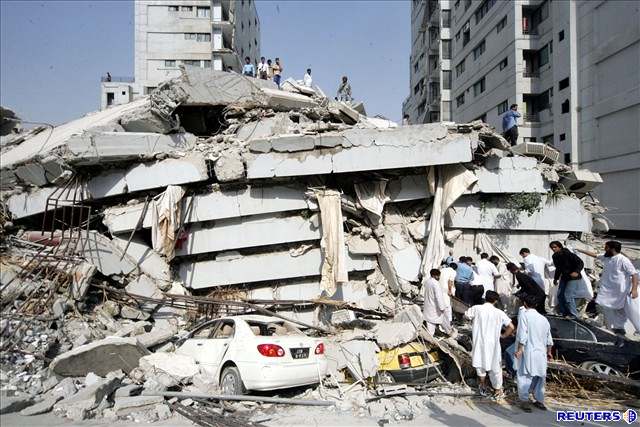 V Islamabádu se zítila výková budova.