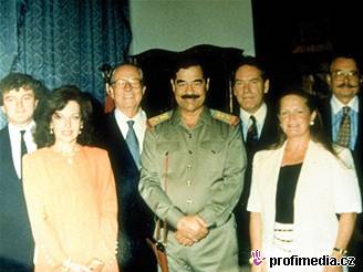 Saddm Husajn s Jean-Marie Le Penem v roce 1996