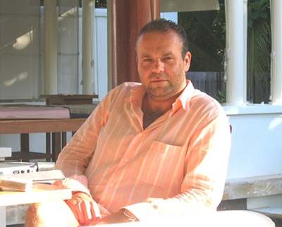Podnikatel Radovan Krejí pi rozhovoru na Seychelách.