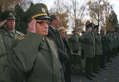 Tiaosmdesátiletý veterán z druhé svtové války Ivan Solovka.