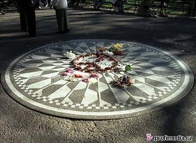 Památník Johna Lennona v New Yorku