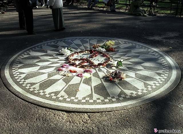 Památník Johna Lennona v New Yorku