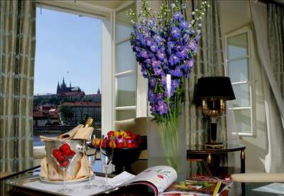 Noc v prezidentském apartmá hotelu Four Seasons v barokní vile na nábeí stojí 144 tisíc korun.