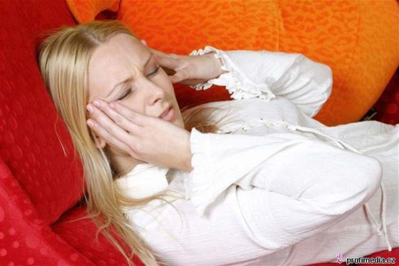 Migrenózní bolesti hlavy trvají zhruba tyi hodiny a ti dny a vyvolává je napíklad únava.
