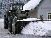 Vojáci odklízeli sníh na Jesenicku a Vsetínsku. Ilustraní foto.
