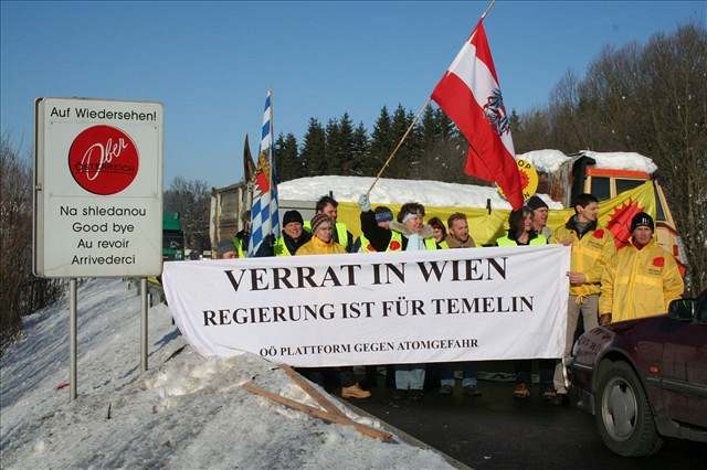 Rakoutí aktivisté opt zablokovali hraniní pechod v Dolním Dvoiti.