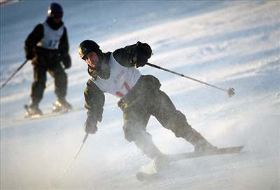 Extrémní armádní závod Winter Survival.