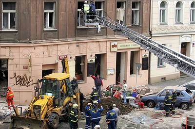 Viníkem výbuchu bylo patné elektrické vedení blízko plynu.