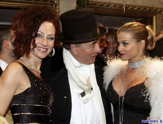 Americká hereka Carmen Electra byla letos hvzdou ji padesátého Plesu v opee ve Vídni.