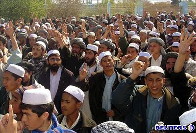 Protesty Afghánských vících v Mazáre aríf na severu zem