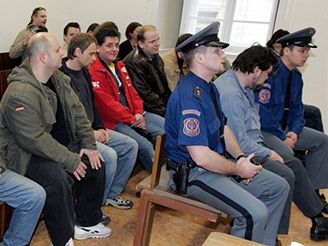 Padesát taxiká se bude zpovídat ped soudem.