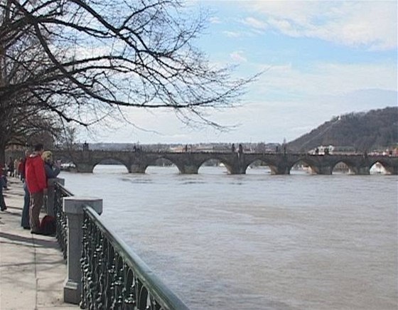 Karlovu mostu pibude v Praze dalí bratíek. Ilustraní foto.