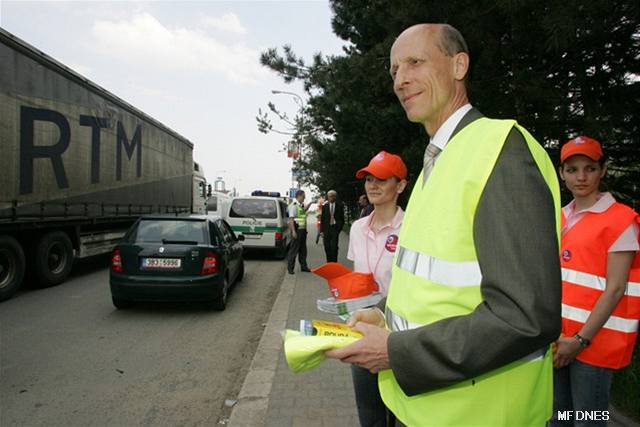 V ulicích Brna informoval ministr imonovský idie o zmnách v silniním zákon.