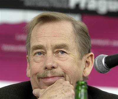 Václav Havel diskutoval se studenty o pádu komunismu.