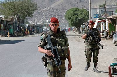 Francouztí vojáci na hlídce v Kábulu.