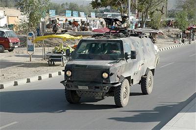 Mírové jednotky ISAF v ulicích afghánské metropole Kábulu.