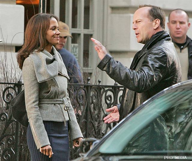 Perfect Stranger - Halle Berry a Bruce Willis