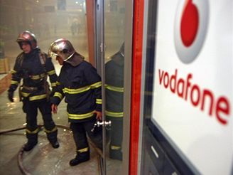 Por prodejny Vodafone v praskm obchodnm centru Nov Smchov