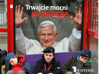 Pape Benedikt XVI. na plaktu