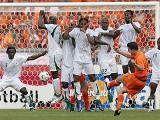 Nizozemsko - Pobeí slonoviny:   van Persie dává gól