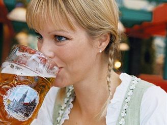Nmecko (a obzvlá Bavorsko) je známé pivem i pohostinností. Ilustraní foto
