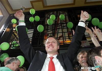 Bursík pivedl zelené poprvé do parlamentu, ve volbách získali est kesel.