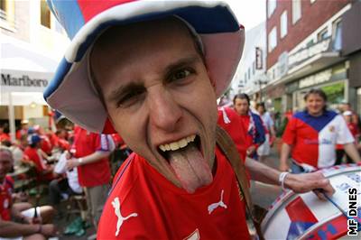 Fotbaloví fanouci se budou moci dívat na Euro spolen, napíklad na Staromstském námstí. Ilustraní foto