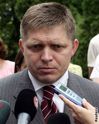 Slovenský premiér Fico nakonec v lói pijal Topolánka i s Paroubkem.
