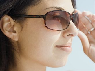 Aby slunení brýle opravdu chránily zrak, musejí být dostaten velké.