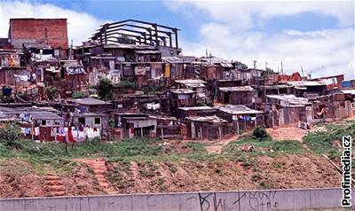 Chudinská tvr, tzv. favela, v brazilském Sao Paulu