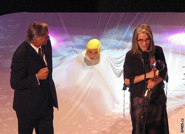 Reisérka Laurie Collyerová pevzala hlavní cenu karlovarského filmového festivalu.