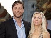 Russell Crowe s jeho manelkou Danielle Spencerovou