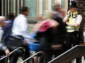 Britská bezpenostní sluba sleduje od teroristického útoku v Londýn pes 200 skupin. Ilustraní foto.