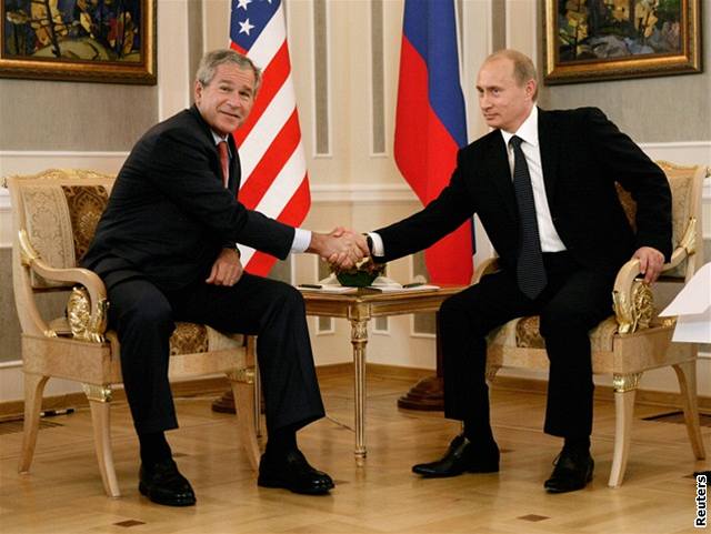 Bush se seel s Putinem ped zahájením summitu G8.