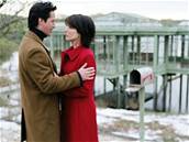 Dm u jezera - Dm u jezera, Keanu Reeves a Sandra Bullock, snímek z filmu