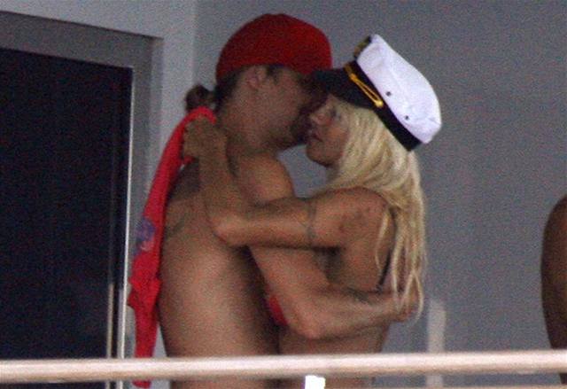 Pamela Andersonová a Kid Rock (29. ervence 2006)