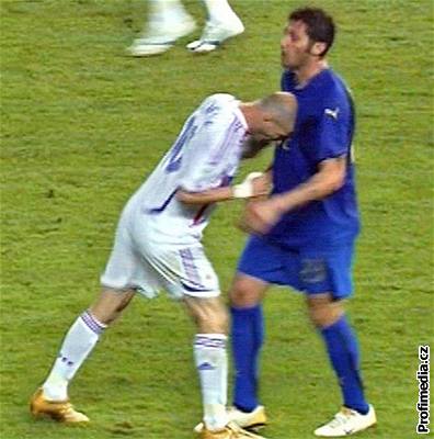 Zidaneho hlavika do hrudi Matterazziho