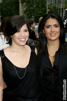 Oklivka Betty, America Ferrera, Salma Hayeková